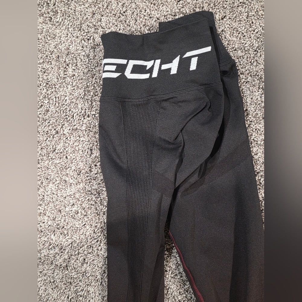 ECHT Arise Ombre Black/Red Leggings Size Medium - Picture 5 of 6
